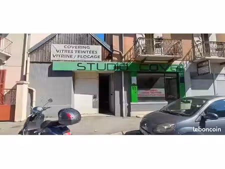 local commercial avec atelier et mezzanine