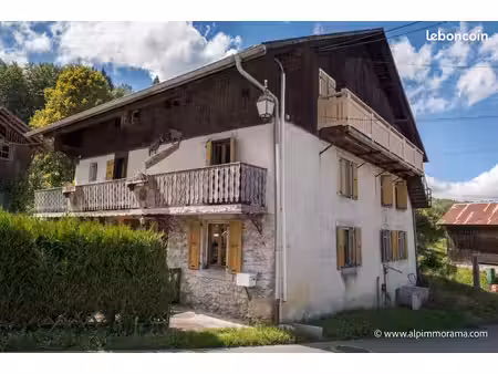 grande ferme de 303 m² à samoëns  prête à s'adapter à votre projet (