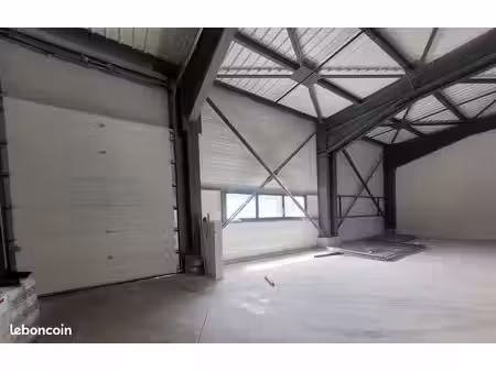 entrepôt neuf 861m²
