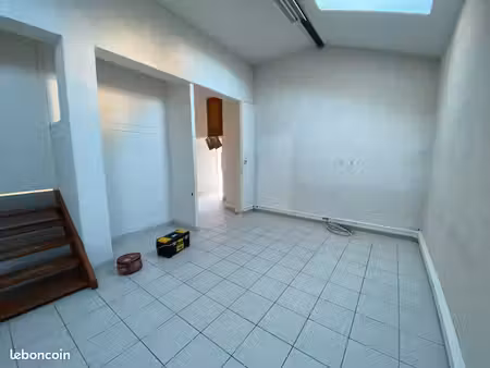 local commercial 40 m² à vendre – bonne (74)
