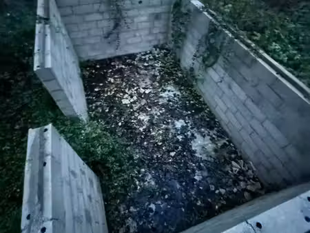 terrain avec abri de jardin cadastré