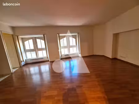studio 1 pièce 38 m²
