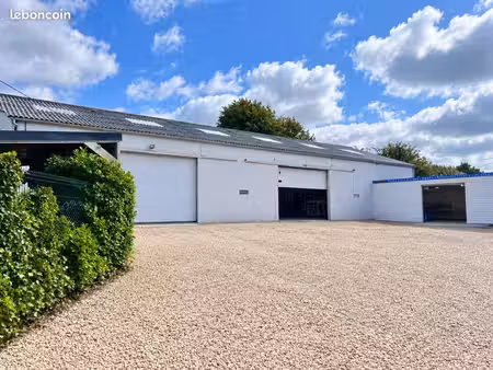 entrepôt / local 150 m2