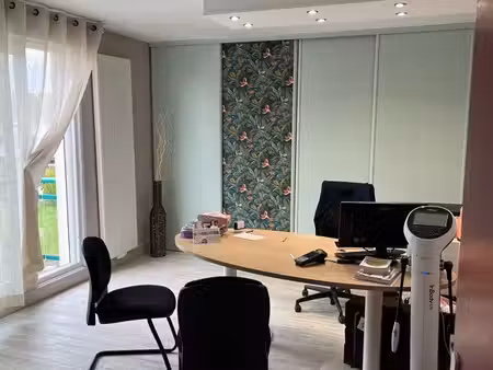 bureau de 30m2 avec parking aux portes de la forêt