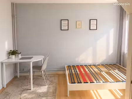 studio 1 pièce 14 m²