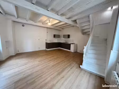 à vendre à airvault (79600)  ensemble immobilier composé de deux logements indépendants  r