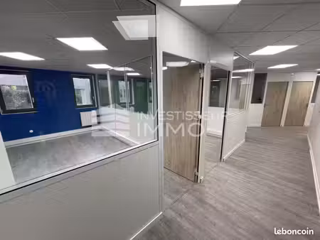 bureaux 955 m²