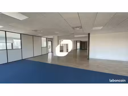bureau 370 m²