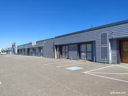 local commercial 460 m² montauban