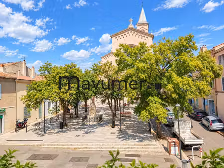 t3 avec balcon - entre la maison de ville et l'appartement - 13016 marseille - à quelques 