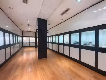 nice riquier tnl - local commercial avec vitrine 55 m² + parking