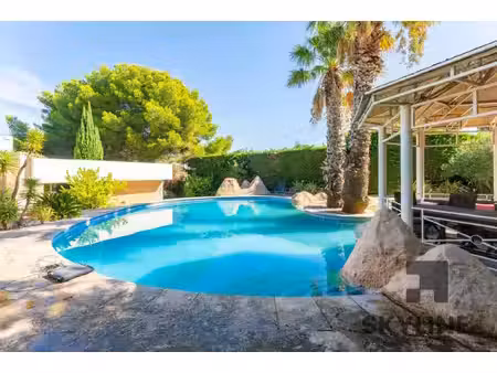 maison d'architecte de 320m² sur un terrain de 2000 m²