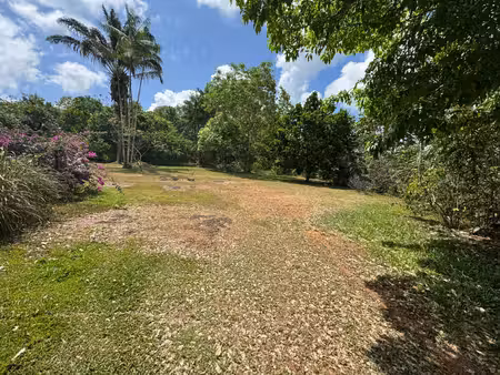 magnifique parcelle de terrain contructible de 1800 m2 sur les hauts de la chaumière à mat