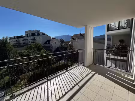 beau t2 de plus de 47m² - hyper centree - terrasse garage & cave