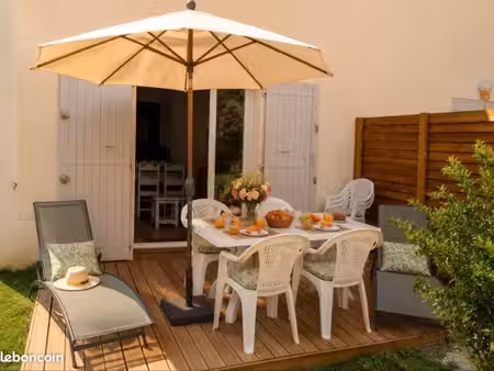 maison de vacances située au calme dans résidence avec piscines sans bail commercial liber