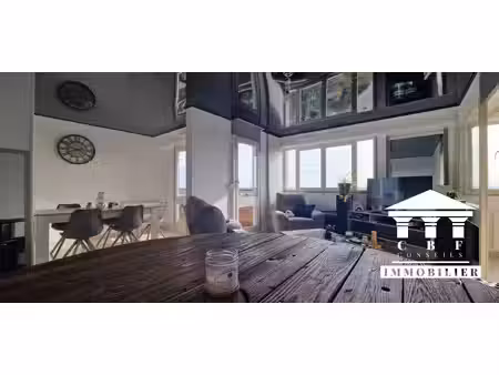 belle copro-appartement 4 pieces-balcon-vue panoramique-place de