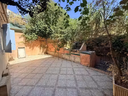 nîmes  quartier mas d'alesti  t3 et t4 d'une surface de 220m2 avec cour 100m2