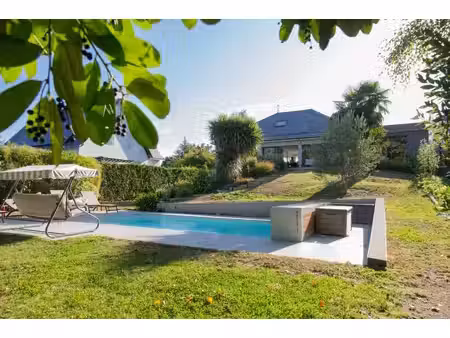 sautron – maison rénovée de 171 m² avec piscine et vue sur