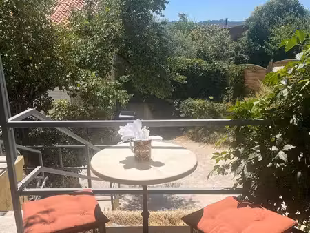 appartement meublé rénové - beaux volumes