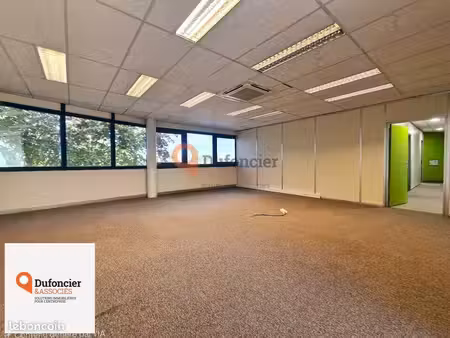 bureaux 177 m² chasseneuil-du-poitou