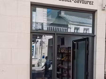 local commercial hyper centre poitiers