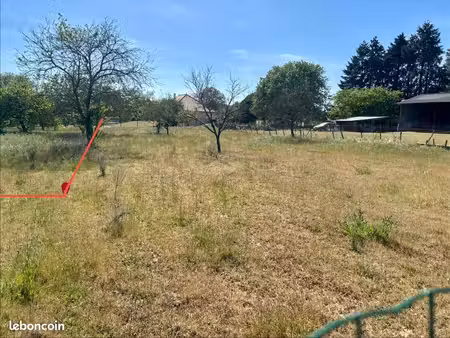 terrain 713 m² lencloitre