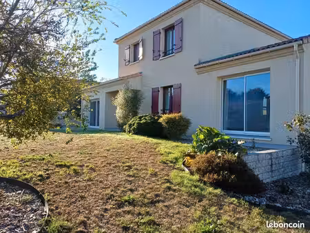 maison. 7 pièces. 157m2