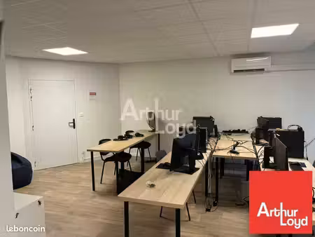 bureaux 800 m² la roche sur yon