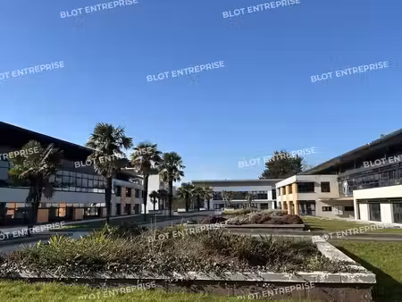 vente bureaux lorient 56100 378m²