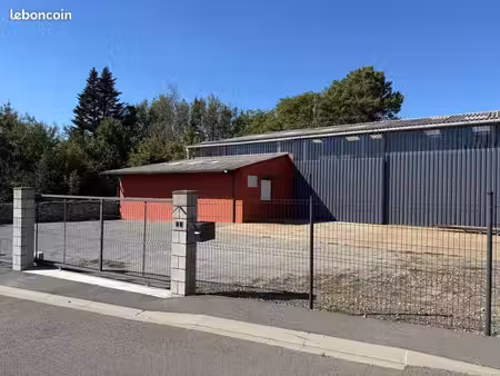 entrepôt/atelier 125 m² + bureau  – axe passant commune reaumur