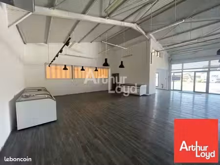 local commercial 360 m² jard-sur-mer