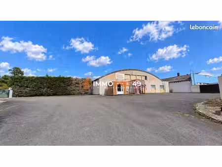 local 1300 m² sèvremont