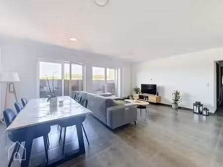 superbe appartement 2 chambres avec balcon et parking !