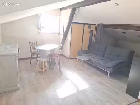 studio meublé de 30m2 395e charges comprises