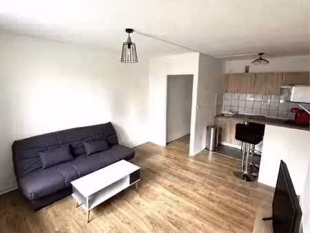 studio pour deux bien situé