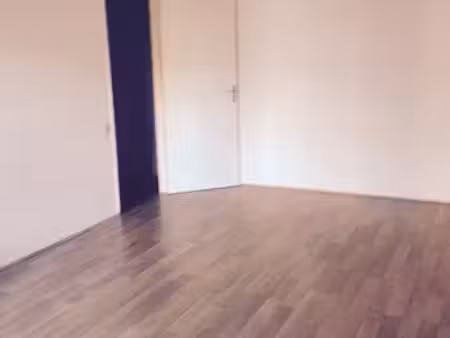 le bouscat -limite bordeaux - studio 31m2 avec balcon -parking - borne de recharge électri