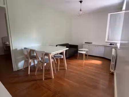 t2 meublé 44 m² rénové – rdc – proche centre-ville et gare
