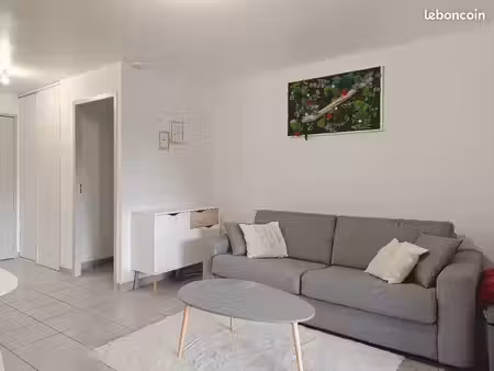loue t2 meublé 45m² avec terrasse plein sud