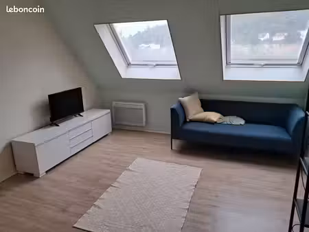 loue charmant studio meublé