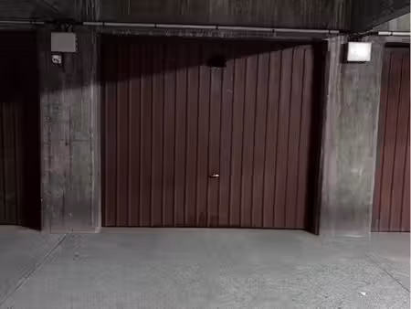 garage / box