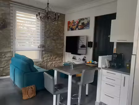 appartement 2 pièces  joliment rénové  balcons  caves