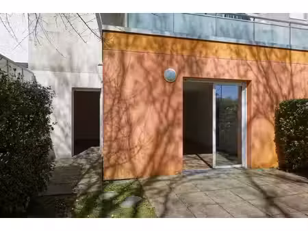 lumineux et bien desservi  verdure et tranquillité