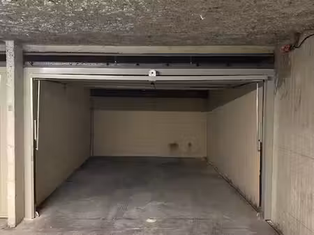 a louer garage box proche du métro st barnabé