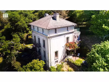 maison bourgeoise de 1906 - 297.93 m² habitables - parcelle de terrain de 2480 m²- secteur