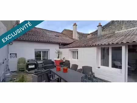 maison de ville   grand jardin