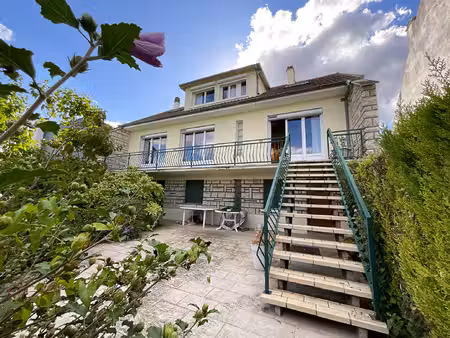 maurecourt * secteur prisé et résidentiel * maison individuelle familiale *