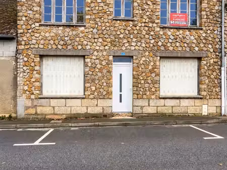 maison avec garage  hangar et terrain clos
