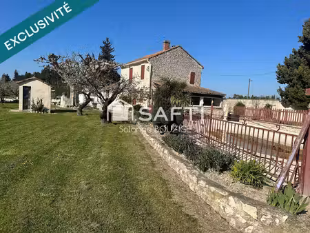 mas en pierre avec de beaux espaces à 10 mn de st rémy de provence