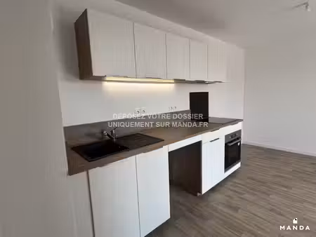 t3 non meublé lumineux avec balcon et parking - emmerin