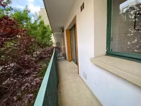 t1 av balcon rue de toul